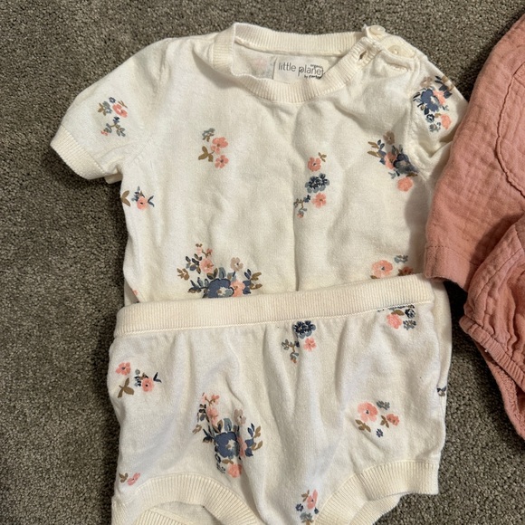 Carter’s Bundle - Picture 2 of 7